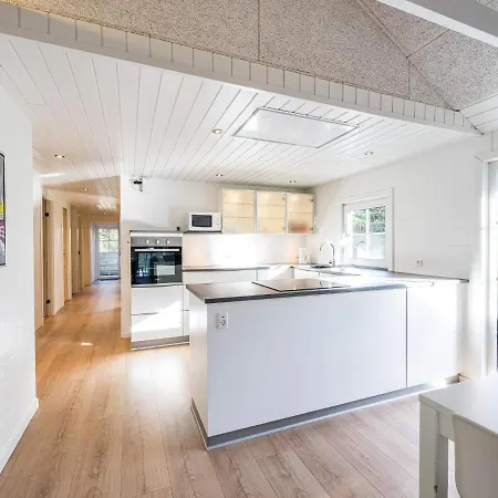 8 Person In Blåvand