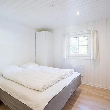 8 Person In Blåvand